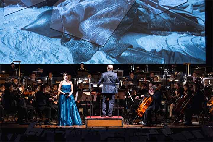 O Theatro Municipal abriga múltiplos corpos artísticos e instituições de formação, reforçando seu papel como centro cultural integral. 
