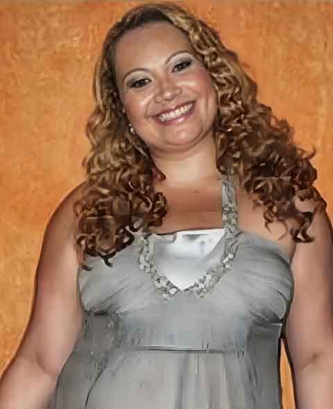 Solange Almeida - A cantora ícone da música nordestina passou por uma significativa transformação física ao perder mais de 50 kg após realizar uma cirurgia bariátrica em 2008. Ela compartilhou que, antes da cirurgia, enfrentava problemas de saúde como esteatose hepática, hipertensão arterial e colesterol elevado. 
