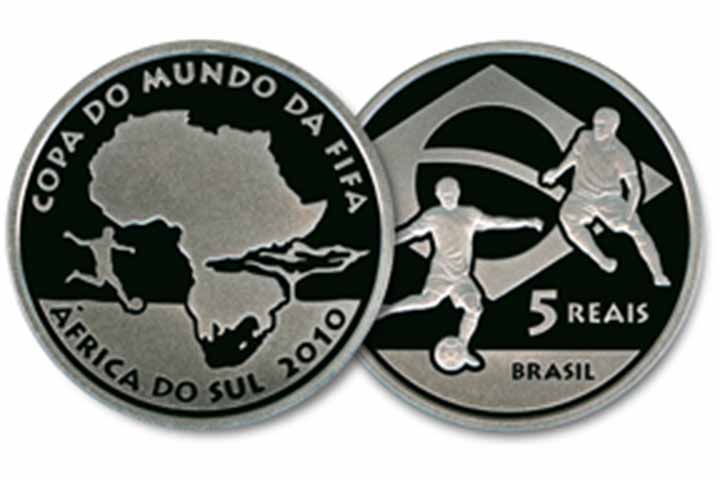 2010: Moeda de R$ 5 comemorativa da Copa do Mundo da FIFA - África do Sul 2010. Foram fabricadas 25 mil unidades.