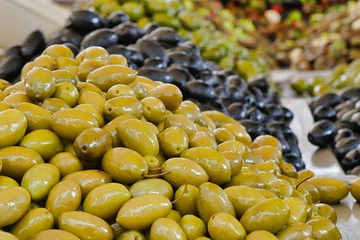 O caso da American Airlines e a azeitona é um exemplo claro de como decisões simples, mas baseadas em dados e análise cuidadosa, que podem levar empresas a resultados impressionantes.