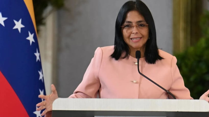 Brasil reconhece governo da vice-presidente da Ven...