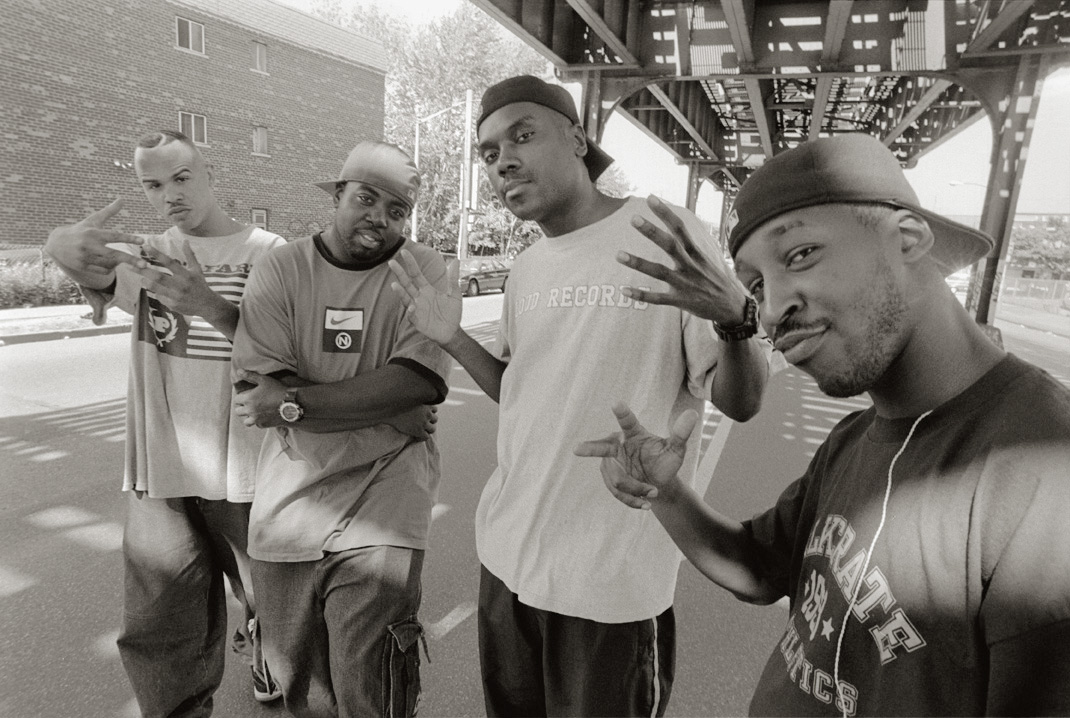 Nos anos 1970, jovens do Bronx, especialmente nos bairros do South Bronx, criaram uma forma de expressão que unia música, dança e arte urbana, dando origem ao hip-hop, um movimento que hoje é um fenômeno global. 
