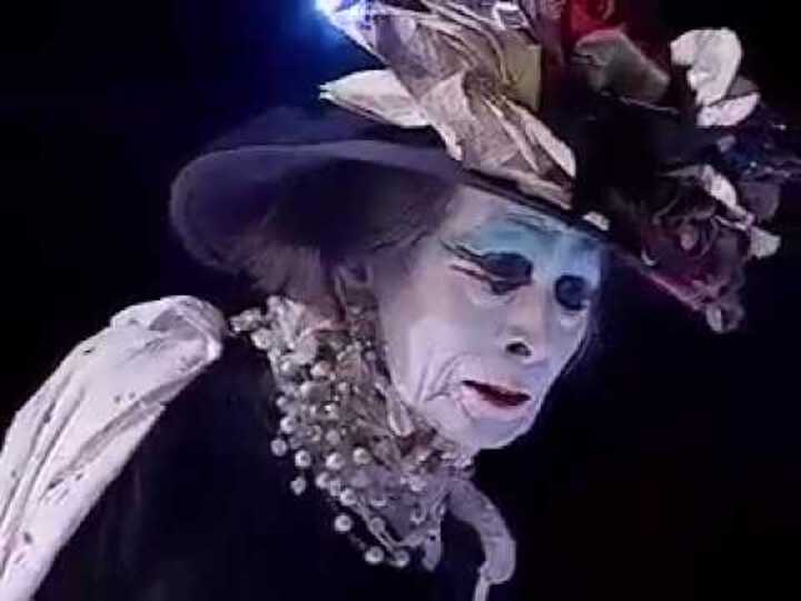 Sua obra mais famosa, “La Argentina”, é uma homenagem à dançarina espanhola Antonia Mercé e se tornou referência pela capacidade de transformar emoções internas em gestos mínimos, mas profundamente expressivos. 

