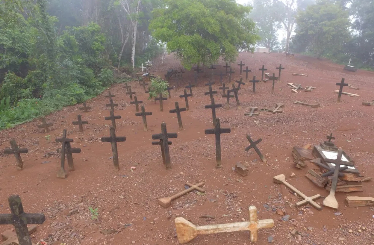 Escondido na mata, o Cemitério Americano guarda os restos de alguns expatriados que viveram na cidade. O local reforça a aura de mistério e melancolia que envolve Fordlândia: uma parada simbólica para quem busca compreender o passado.