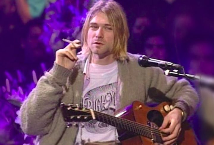 Guitarra de Kurt Cobain (Nirvana) – Em 2023, uma guitarra quebrada e autografada pelo vocalista do Nirvana foi vendida por US$ 595 mil - cerca de R$ 3,1 milhões.