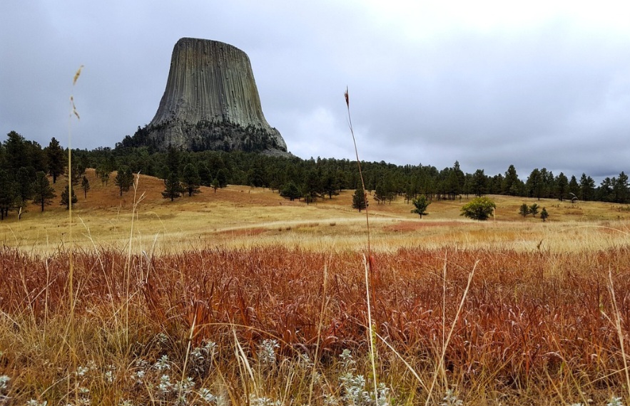 Em lakota, ela é chamada de “Mato Tipila”, que significa “A Morada do Urso”. Diversas cerimônias e peregrinações espirituais ocorrem no local até hoje.