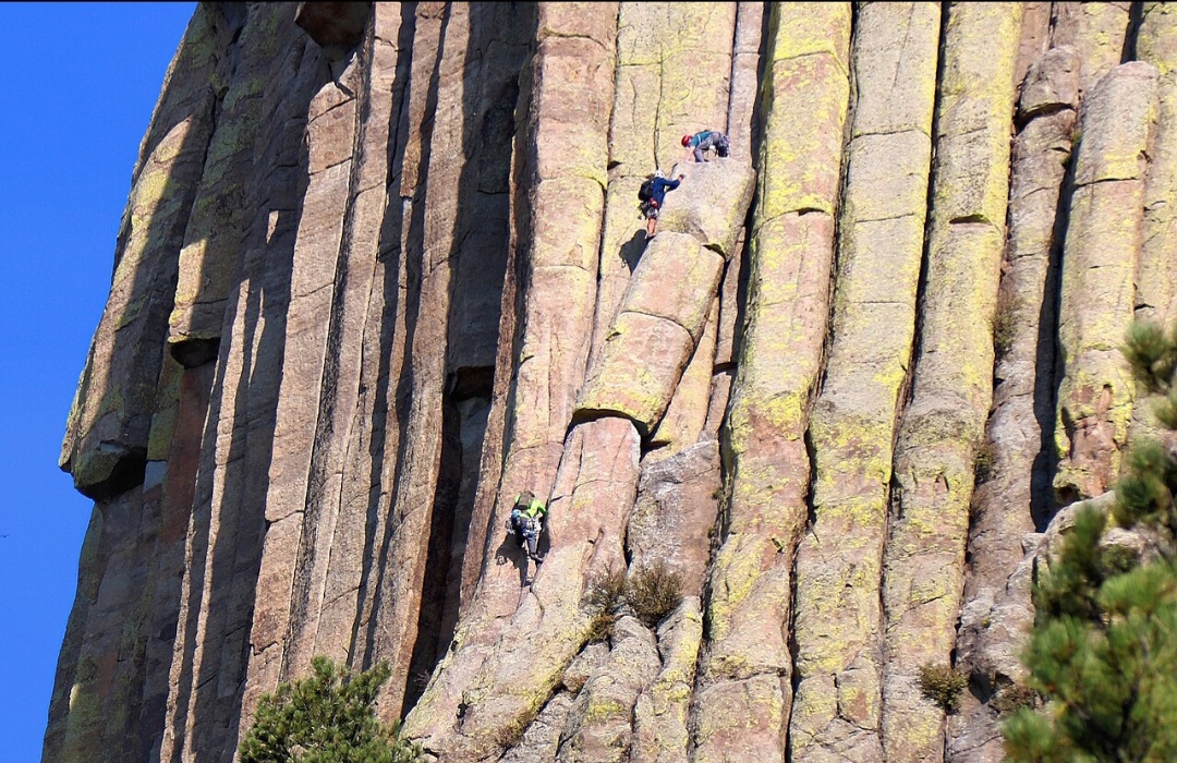 A torre é também um destino popular para escaladores. A primeira escalada registrada foi em 1893, usando estacas de madeira. Hoje, o local tem mais de 200 rotas.