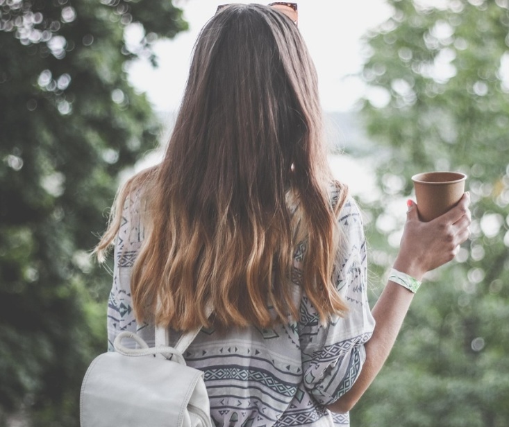 Esse utensílio tinha uma estrutura externa de certa forma, um tecido que ajudava os movimentos das costas e uma bolsa para guardar pertences pessoais.