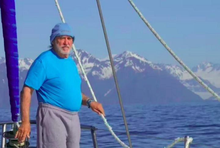 Ele navegou mais de 4.500 milhas náuticas por águas russas até alcançar a Sibéria, sob temperaturas extremas.