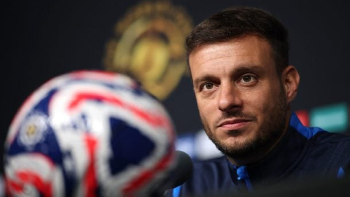 Novo treinador do Glorioso, porém, precisa ter cuidado para não repetir Davide Ancelotti. E a torcida alvinegra muita paciência com o rosarino 