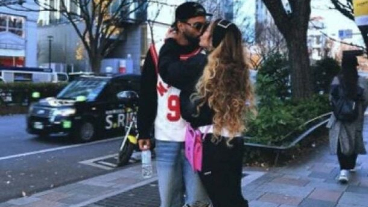 Atacante retorna ao Peixe em meio a uma fase de estabilidade pessoal ao lado de Rafaella Santos, irmã de Neymar, que renovou com o clube