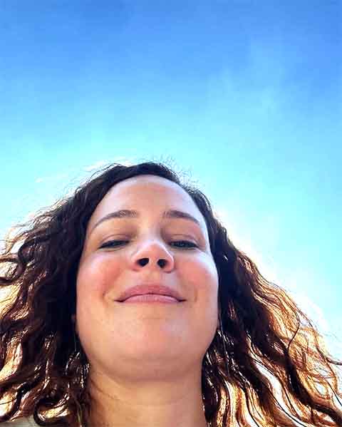 “Nepobaby é ser filho de alguém famoso que seguiu a mesma carreira que você? Eu sou nepobaby. É possível alguém que é filha de uma atriz que é atriz também não ter isso? Gente, é a vida”, declarou, com bom humor
