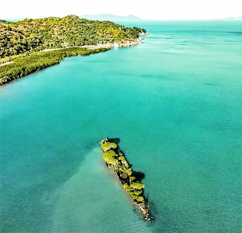 A área é protegida pelo governo da Austrália, que proíbe a pesca comercial. Isso faz dessa ilha artificial nascida no caso de um antigo vapor uma pequena reserva ambiental.
