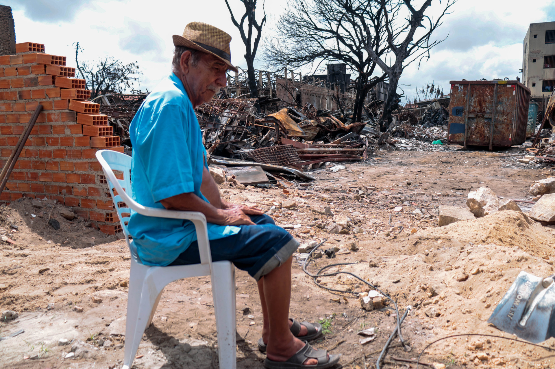 FORTALEZA, CEARÁ, BRASIL, 05-01-2026: Situação da estrutura da Sucata Chico Alves e das casas idenizadas pela Defesa Civil após o incendio que devastou o local. (Foto: Samuel Setubal/ O Povo) (Foto: Samuel Setubal)