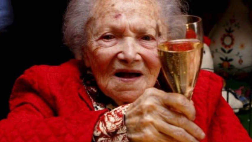 O recorde humano confirmado e documentado é de: Jeanne Louise Calment (França) — morreu em 1997, com 122 anos e 164 dias.
