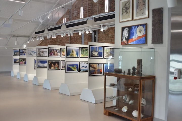 Idealizado pelo próprio navegador, o museu é dedicado à cultura marítima e à história da navegação.