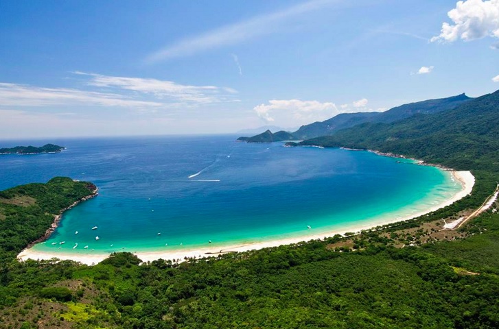 Costa Verde (Brasil) – Entre Rio de Janeiro e São Paulo, destaca-se por ilhas paradisíacas, como Ilha Grande, e a histórica Paraty.