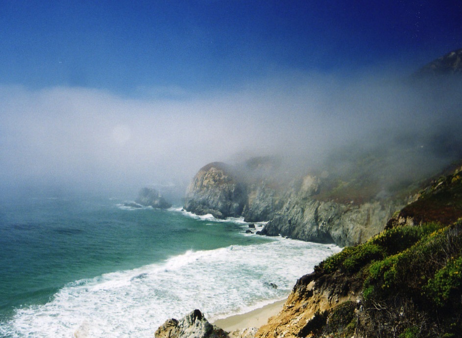 Costa Amalfitana das Américas (Big Sur, EUA) – Trecho da Califórnia famoso por penhascos sobre o oceano, rodovias cênicas e parques naturais.
