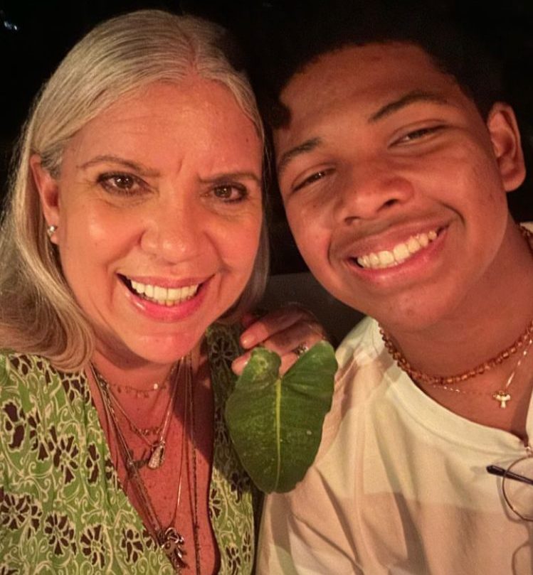 Astrid Fontenelle: A apresentadora do programa “Saia Justa”, do GNT, já  disse que seu maior sonho era adotar uma criança. Gabriel foi acolhido quando tinha apenas 40 dias de vida!