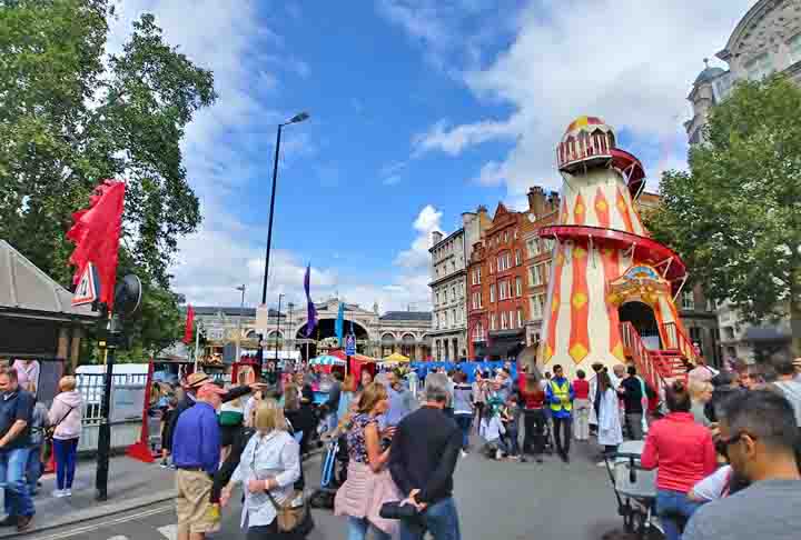 A capital da Irlanda é Dublin, que também é a maior cidade do país, com quase 600 mil habitantes - sem contar a região metropolitana. 
