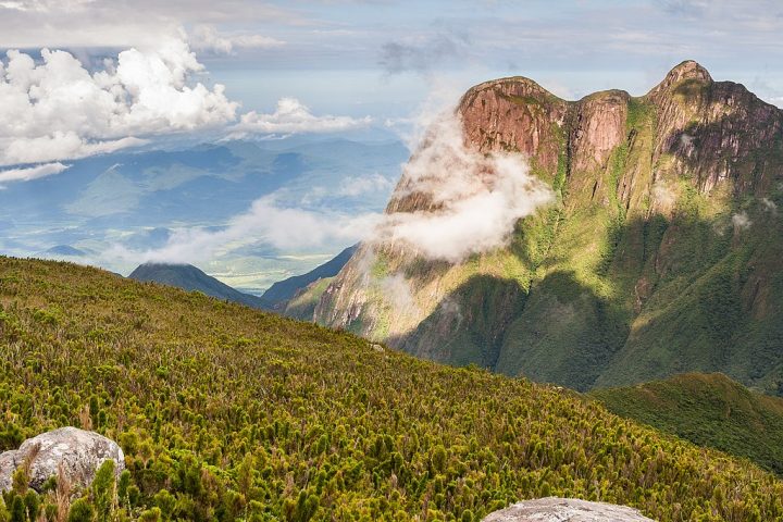 Roberto iniciou a trilha no dia 31 de dezembro com uma amiga. Após ele se sentir mal, a dupla parou para descansar e só iniciaram a descida no dia seguinte. 