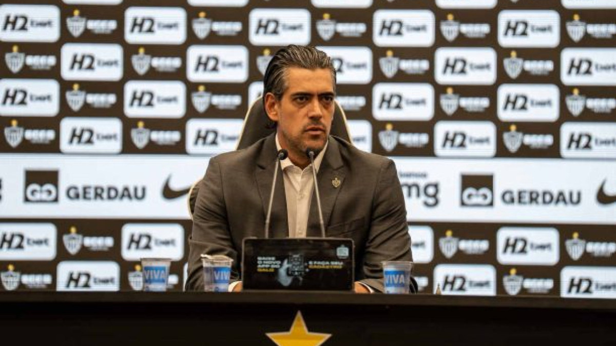 CSO do Atlético, Paulo Bracks, alerta para tentativas de chegadas na lateral-direita, primeiro volante e um centroavante para a temporada 2026