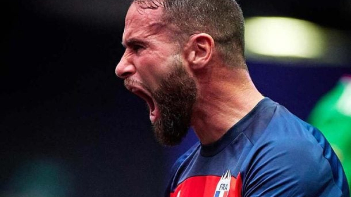 Franceses vencem nos shootouts os argelinos e seguem com chances de classificação na competição