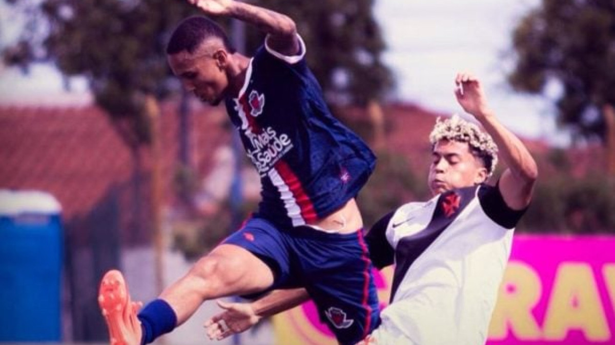 Cruz-Maltino saiu atrás, buscou o empate, mas sofreu dois gols nos minutos finais mesmo com o adversário com 10 em campo