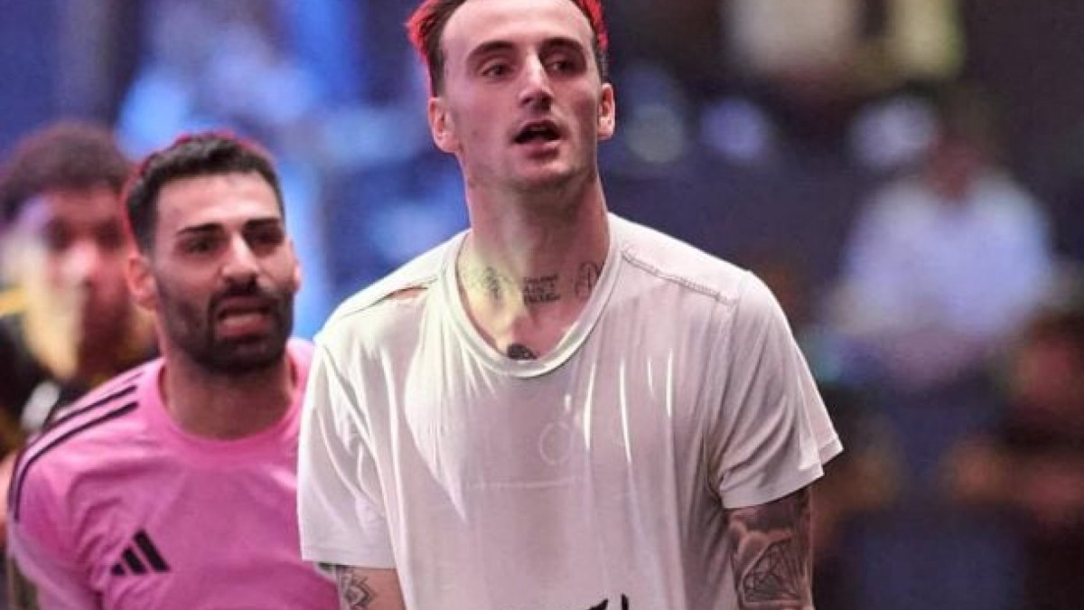 Após dois triunfos, camisa 10 italiano destaca força do elenco, mas pede foco jogo a jogo para a equipe na competição