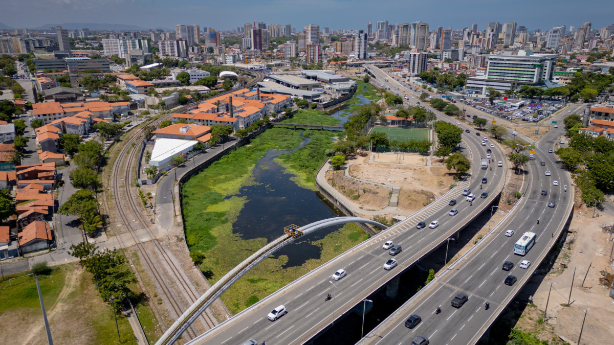 O plano define trajetos espec&iacute;ficos para conectar o pa&iacute;s aos vizinhos e aos oceanos