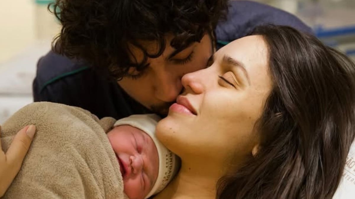  Filha de Nattan e Rafa Kalimann nasce e recebe nome simbólico
