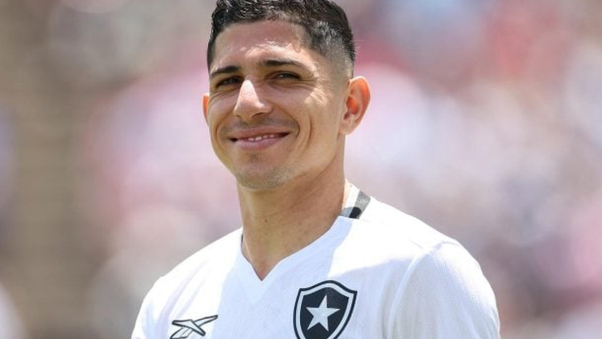 Comissão técnica e direção do Verdão avaliam que há lacunas na defesa e no meio-campo