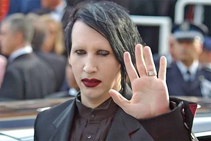 O cantor Marilyn Manson completou 57 anos no dia 5 de janeiro de 2026. A seguir, o Flipar mostra a trajetória do polêmico roqueiro.
