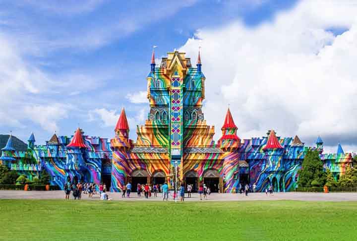 Vale destacar que o ranking leva em conta as avaliações e opiniões de visitantes. Além disso, considera critérios como atendimento, atrações, estrutura e experiência geral. 