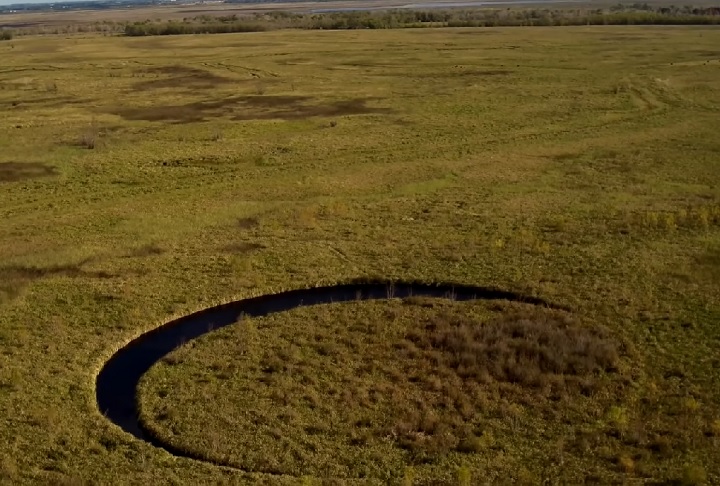 No entanto, a explicação para o surgimento da ilha é mais simples do que as teorias apontam.