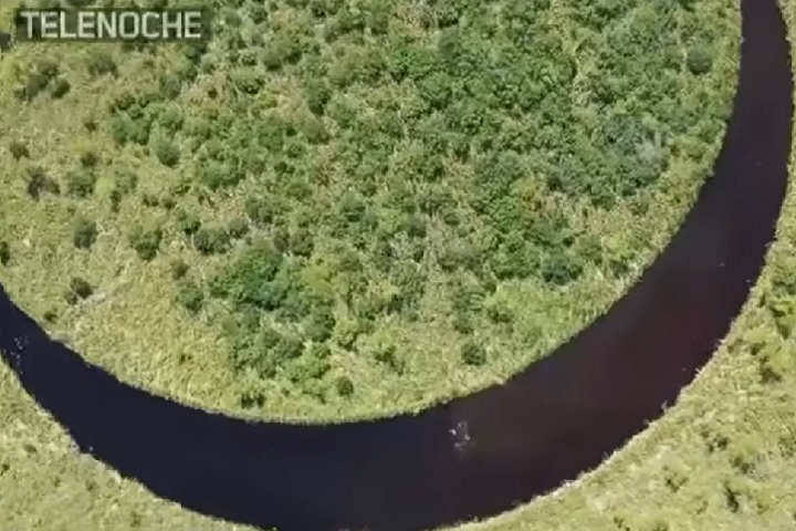 Apesar dos relatos locais sobre entidades no local, cientistas atribuem o fenômeno a processos ecológicos.