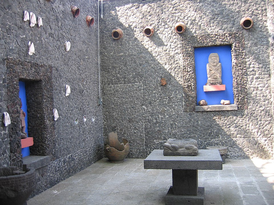 Em seus quadros, Frida Kahlo retratou as diversas tragédias e sofrimentos que marcaram seus 47 anos de vida. 