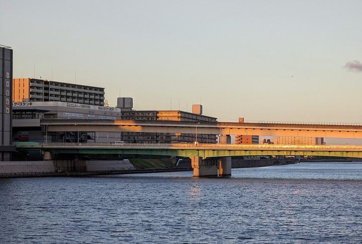 O sistema coleta a água de rios como o Oochi Kotone, Kuramatsu, Nagakawa e Arakawa (foto).