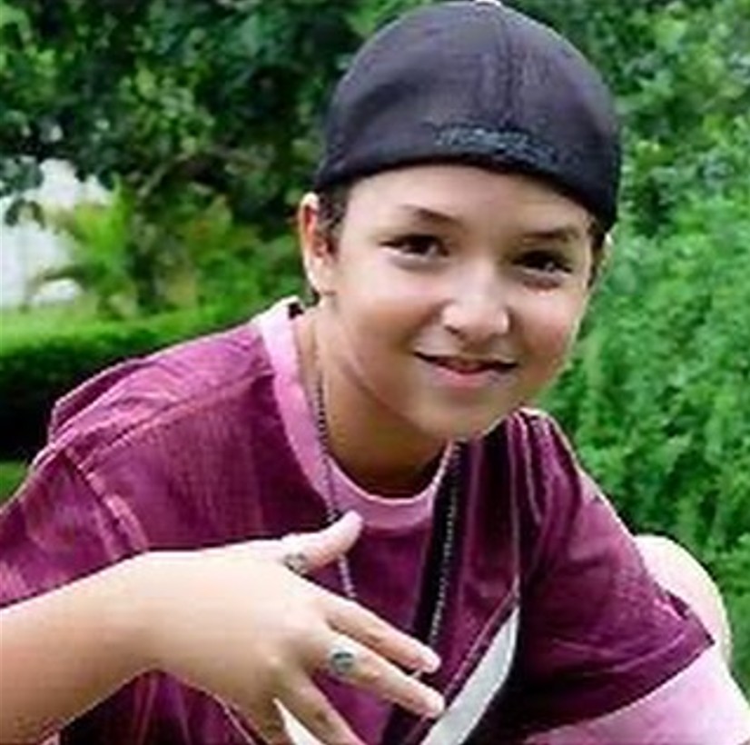 Em 2008, foi para a Record, onde participou de novelas como “Chamas da Vida, “Poder Paralelo, “José do Egito e “Milagres de Jesus. 
