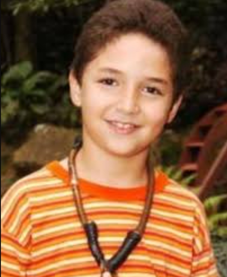 Ficou conhecido nacionalmente ao atuar como Pedrinho e, posteriormente, como Curupira em uma produção baseada na obra de Monteiro Lobato. A série, exibida entre 2004 e 2006, explorava o folclore brasileiro através das aventuras de Narizinho, Emília, Visconde de Sabugosa e outros personagens no Sítio da Vó Benta.
