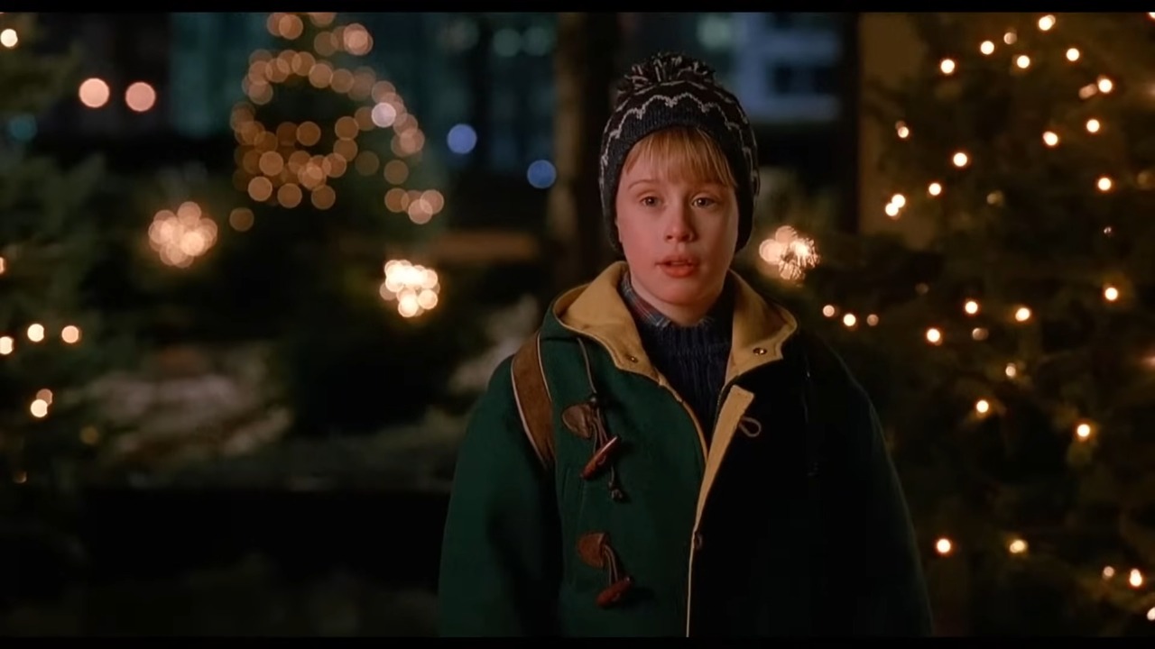 O grande sucesso veio em 1990 com “Esqueceram de Mim” e, dois anos depois, ele reprisou o papel em “Esqueceram de Mim 2: Perdido em Nova York”. 