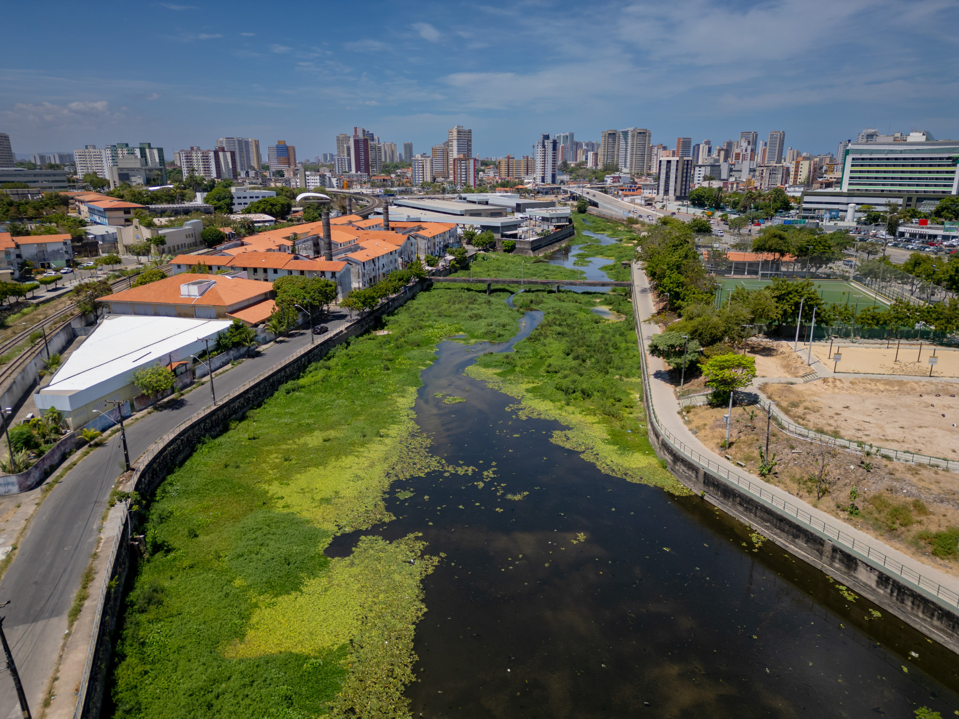 Defesa Civil promete limpar todos os 164 canais da Cidade (Foto: AURÉLIO ALVES)