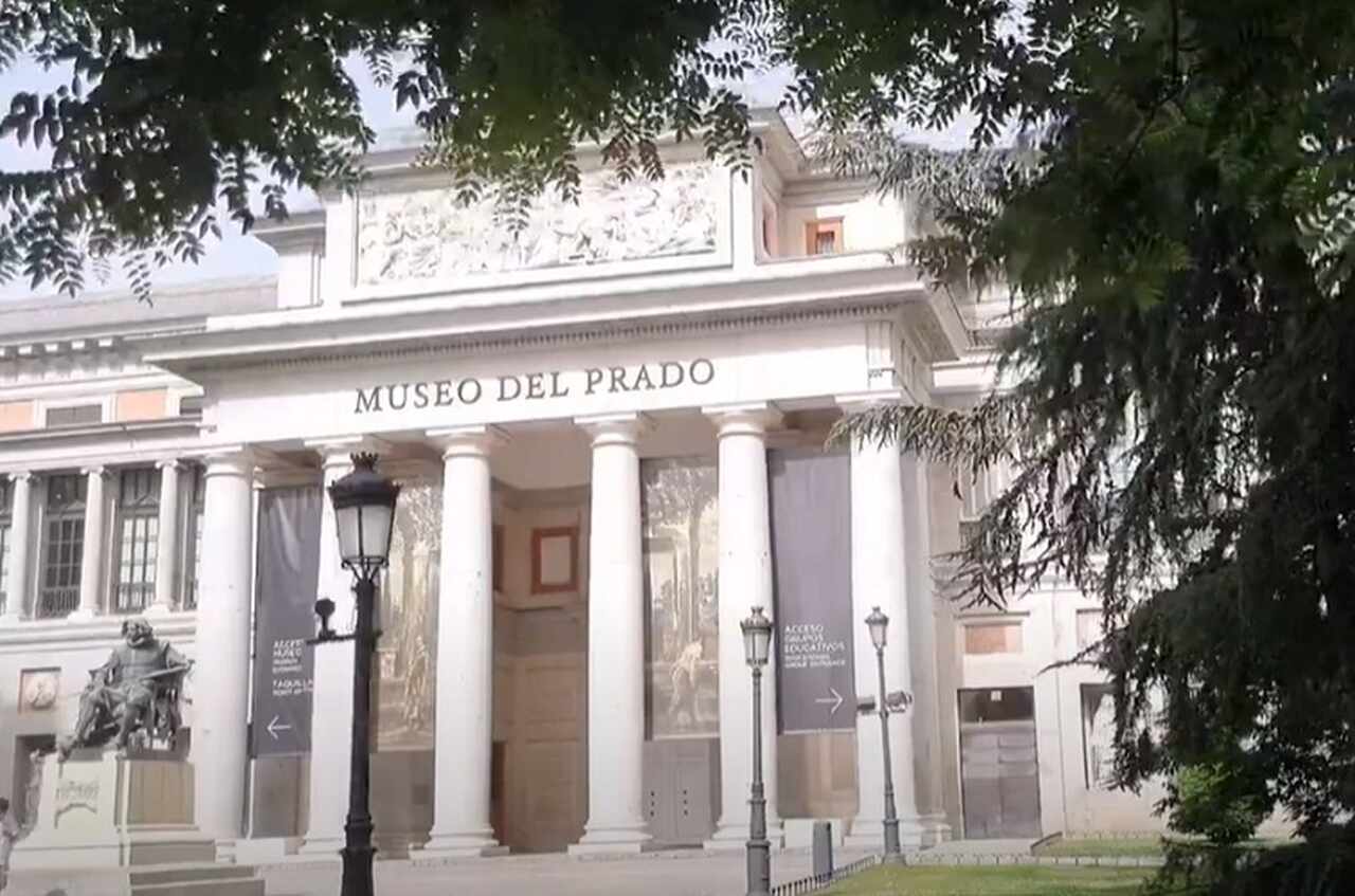 O Museu do Prado tem uma história de crescimento e adaptação. Em 1872, com a incorporação da coleção do Museu da Trindade, o Prado passou a expandir seu acervo, ganhando ainda mais relevância no cenário artístico mundial.