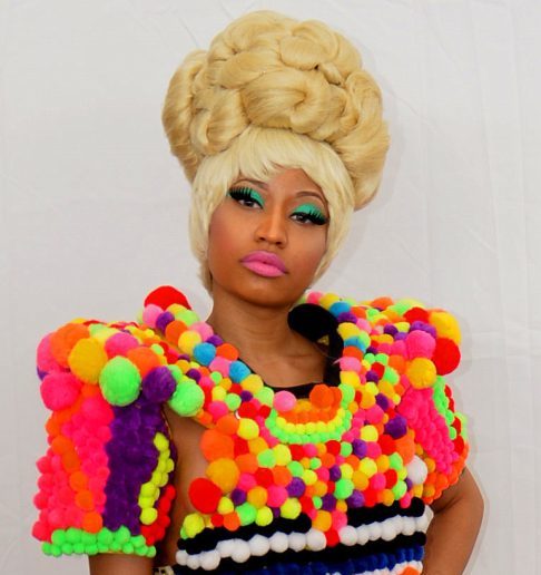 Nicki Minaj nasceu em 8 de dezembro de 1982, em Saint James, Trinidad e Tobago, com o nome Onika Tanya Maraj.