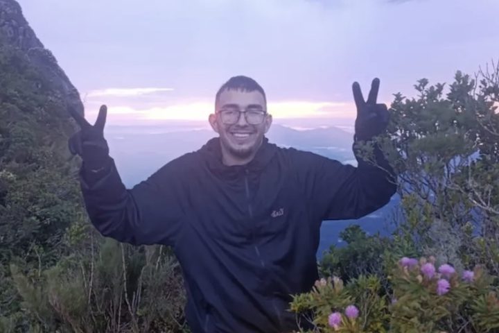 Após passar cinco dias desaparecido no Pico Paraná, o jovem Roberto Farias Tomaz, de 19 anos, foi encontrado vivo no dia 5 de janeiro.