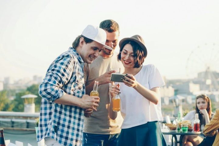 Tudo isso, segundo os pesquisadores, substitui o desejo espontâneo pela busca incessante por reconhecimento.