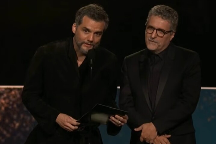 Após o episódio, Kleber e Wagner Moura anunciaram o prêmio mais importante da noite, o de Melhor Filme, em decisão que a imprensa internacional aponta como improvisada. Moura, aliás, perdeu em duas categorias: melhor ator (Agente Secreto) e melhor ator em filme para a TV (Ladrões de Drogas).