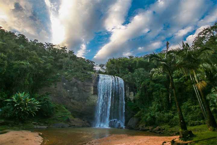A cerca de duas horas de São Paulo, um destino ainda pouco conhecido do grande público une natureza, história e lazer no Vale do Paraíba.