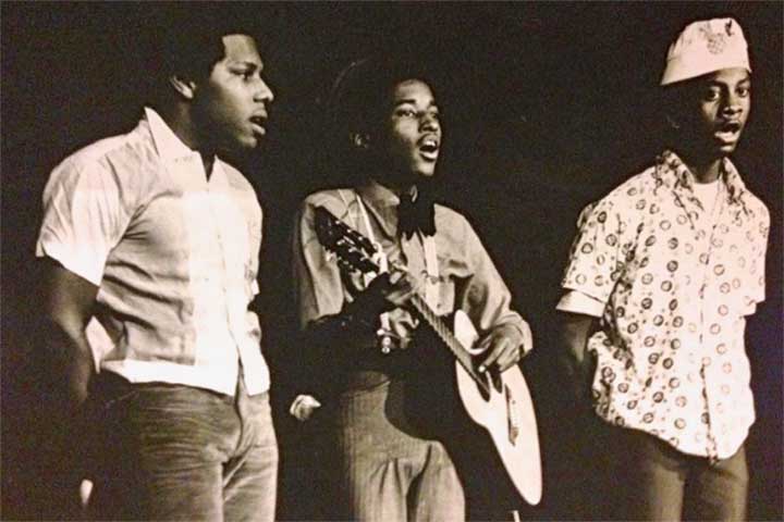 Antes de se tornar uma figura central do R&B, Babyface fez parte de bandas locais. Ele foi guitarrista do grupo Manchild e, depois, tecladista do Deele. Nesta última formação, conheceu o baterista Antonio “L.A.” Reid, com quem viria a construir uma das parcerias mais influentes da música norte-americana. 
