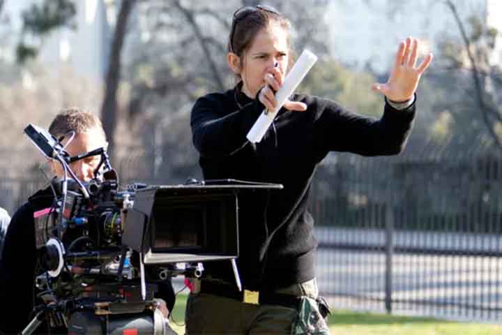 Diretores de espetáculos e afins – R$ 11.716 – formação em Produção Cultural, Teatro ou Cinema. O diretor coordena grandes eventos, shows e produções artísticas, unindo criatividade e gestão.
